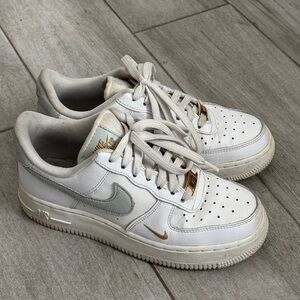 Nike Air Force One Special Edition - White and Gold Sneakers